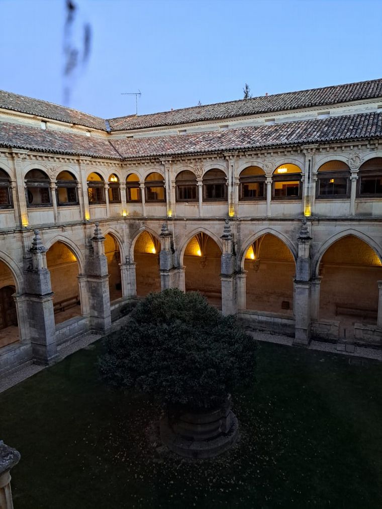 El antiguo monasterio que funciona como hotel cinco estrellas en Castilla y León