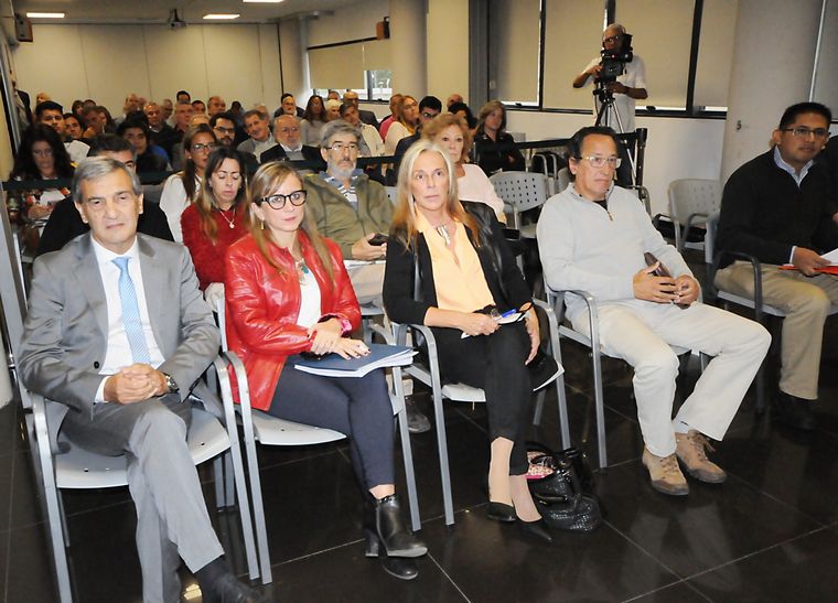 FOTO: En el Consejo de Médicos se realizó el primer debate sobre Salud en Córdoba.