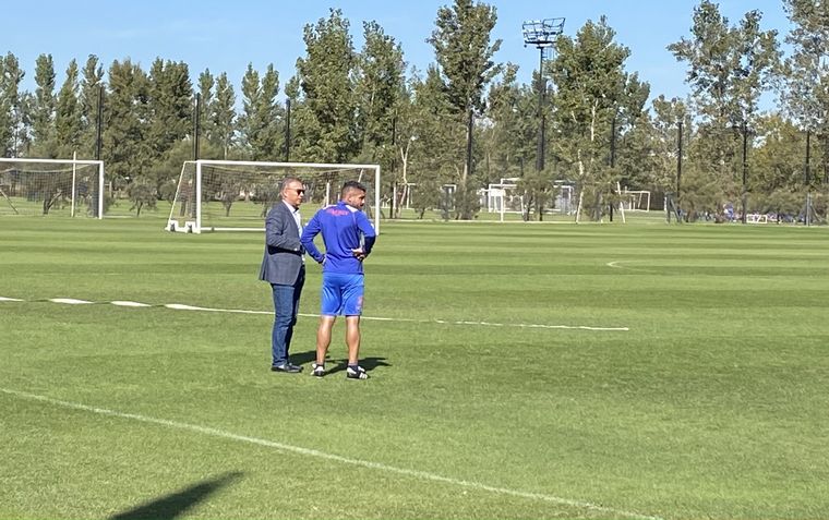 Andrés Fassi presenció parte de la práctica y luego dialogó con Javier Gandolfi