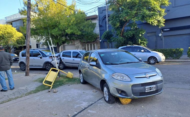 Accidente en cadena en Rosario, sin heridos pero graves daños materiales.
