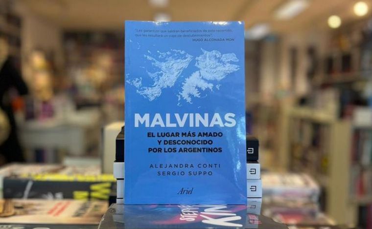 FOTO: Suppo y Conti presentan su libro sobre Malvinas en Rosario.