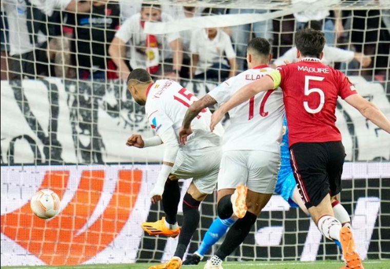 En-Nesyri abrió el marcador para Sevilla (Foto: @SevillaFC)