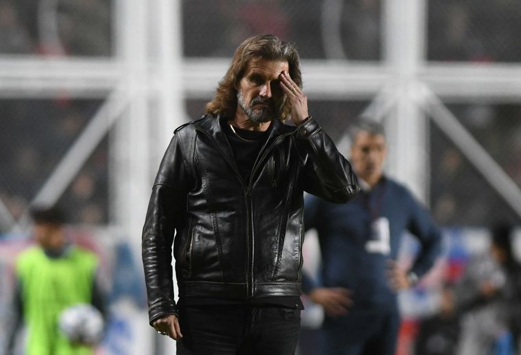 Se confirmó la ruptura de ligamento cruzado de Gastón Hernández en San Lorenzo