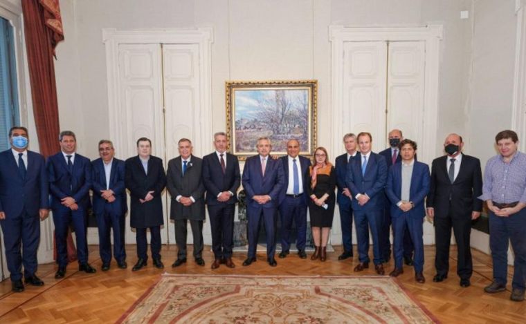 Gobernadores peronistas junto al presidente Alberto Fernández.