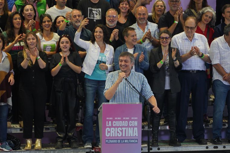 FOTO: Máximo Kirchner durante el acto militante en Ferro. 