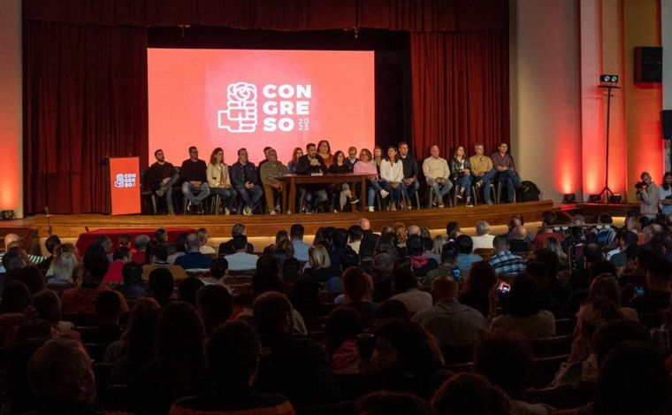 FOTO: Congreso del Partido Socialista de Santa Fe para decidir frente electoral. 