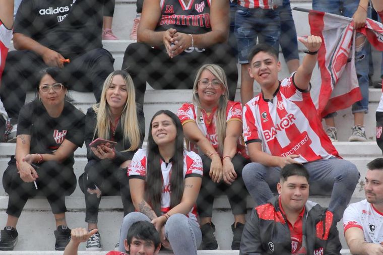 Los hinchas de Instituto colmaron las tribunas del Monumental de Alta Córdoba.