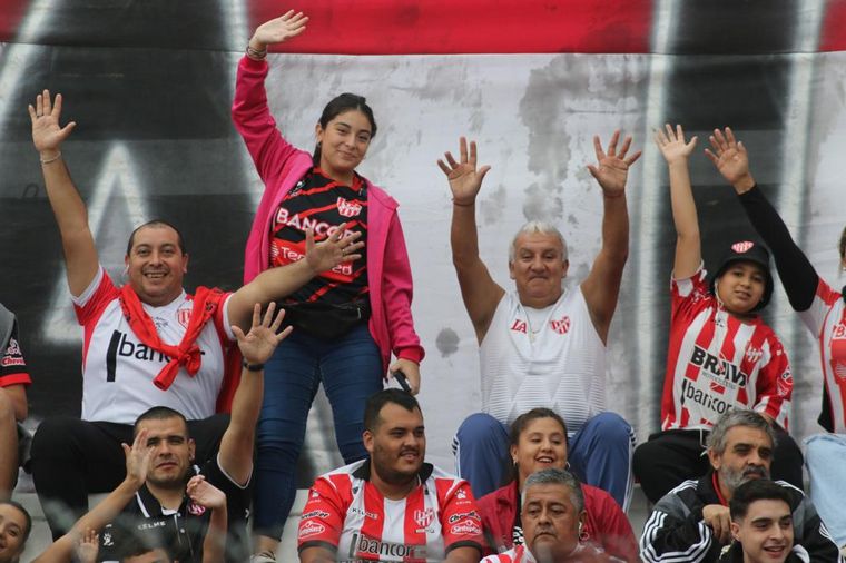 Los hinchas de Instituto colmaron las tribunas del Monumental de Alta Córdoba.