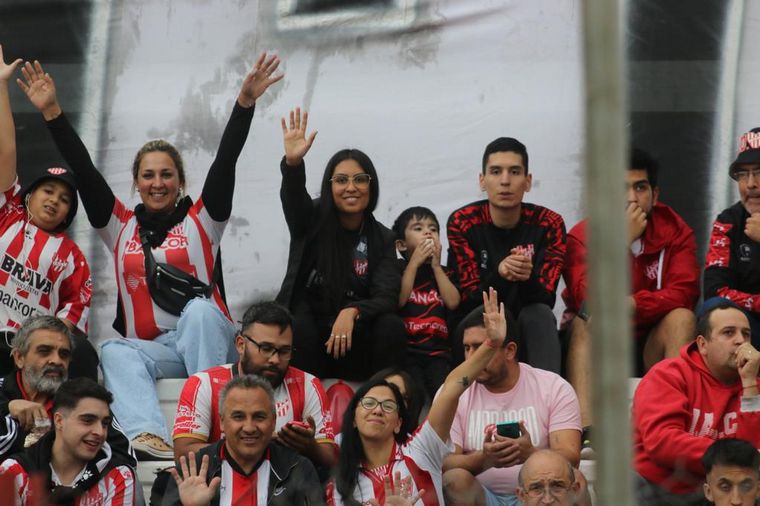 Los hinchas de Instituto colmaron las tribunas del Monumental de Alta Córdoba.
