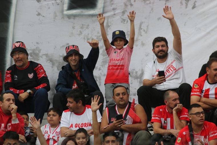 Los hinchas de Instituto colmaron las tribunas del Monumental de Alta Córdoba.
