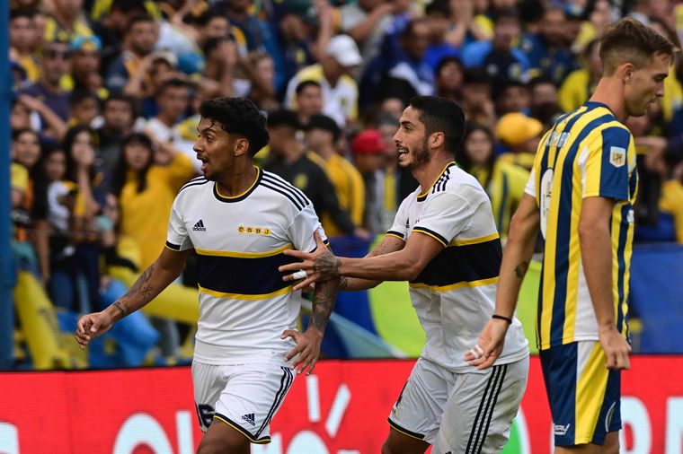 Nicolás Figal festeja el empate agónico de Boca en Rosario.