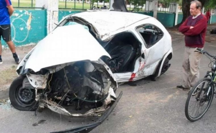 FOTO: Así quedó el auto tras el choque (foto: El Litoral)