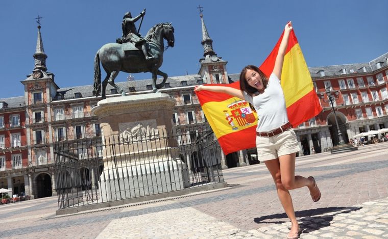 España busca argentinos sin experiencia para trabajar y vivir.