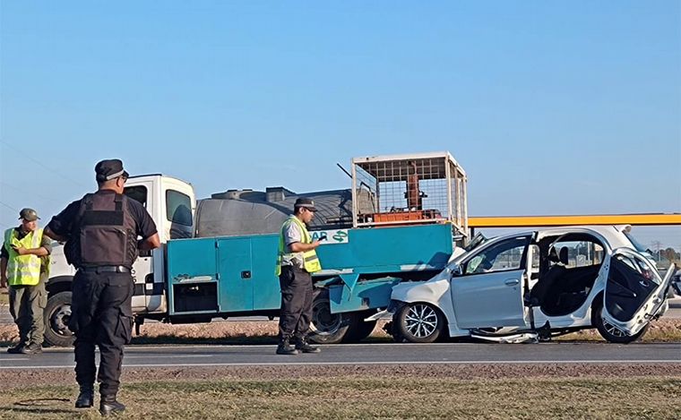 Fuerte choque en la autopista Rosario-Córdoba: trasladan a una persona en helicóptero