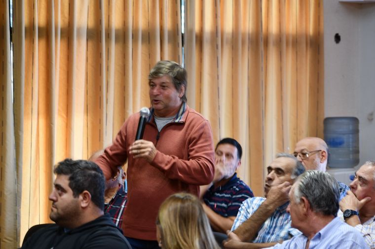 Intercambio. El las zonas rurales se necesitan caminos en buenas condiciones. 