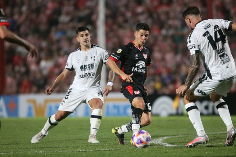 Instituto y Central Córdoba se enfrentan en el Juan Domingo Perón.