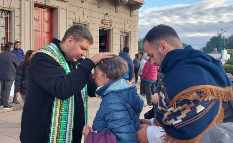 Fieles de todo el país llegan a Reducción a la Fiesta del Cristo de Buena Muerte.