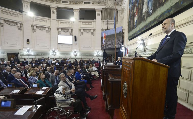 FOTO: Perotti en la Legislatura: eje en la democracia, el federalismo y la seguridad.