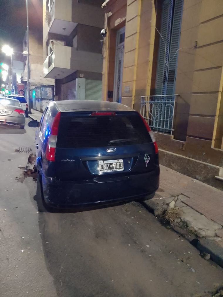 Chocó a cuatro autos cuando huía de la Policía en contramano y a más de 120km/h