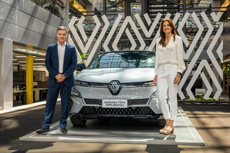 FOTO: Pablo Sibilla, Presidente de Renault Argentina y Gabriela Sabatini.