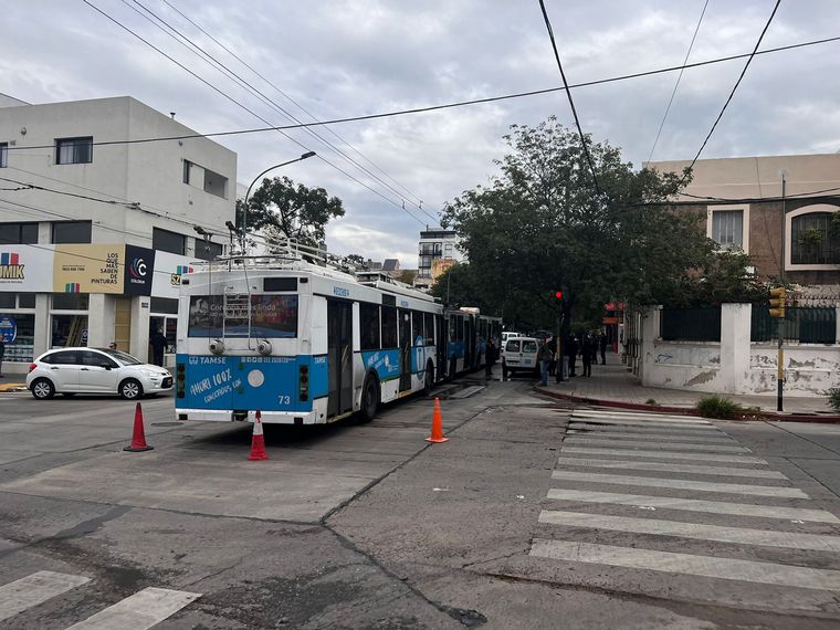 Chocaron dos trolebuses de la línea B: seis lesionados