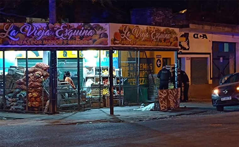 Rosario: mataron a un hombre e hirieron a dos mujeres en feroz balacera en zona sur.