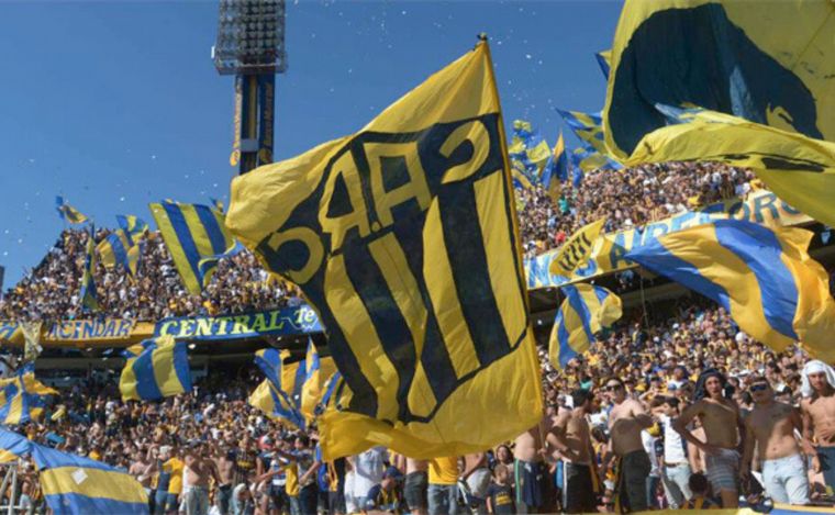 FOTO: Rosario Central recibirá a Platense este domingo con todo el color de su hinchada.