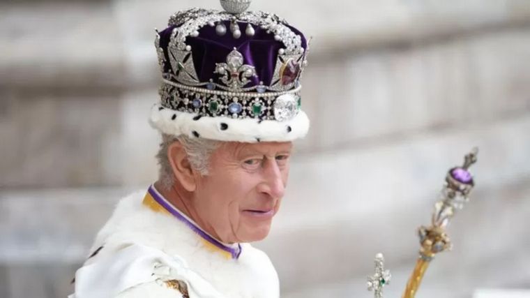 FOTO: Carlos III con la esperada corona