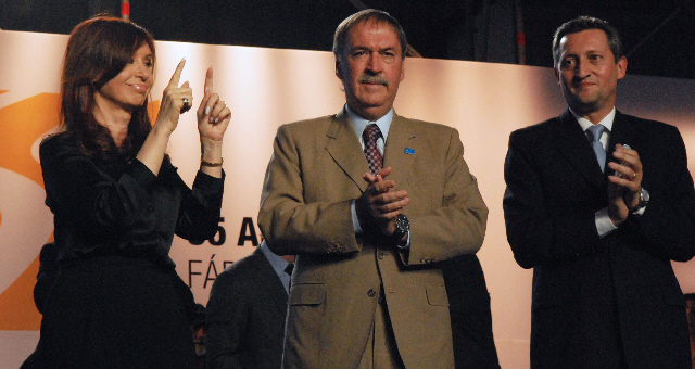 Militantes peronistas y de otros partidos políticos se movilizaron en Córdoba