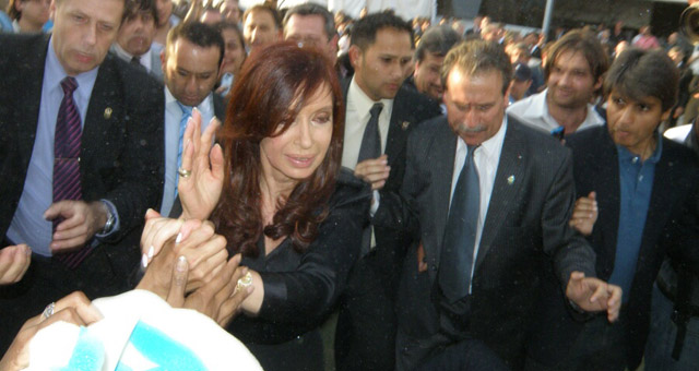 Militantes peronistas y de otros partidos políticos se movilizaron en Córdoba