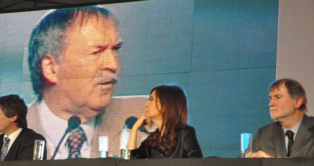 Militantes peronistas y de otros partidos políticos se movilizaron en Córdoba