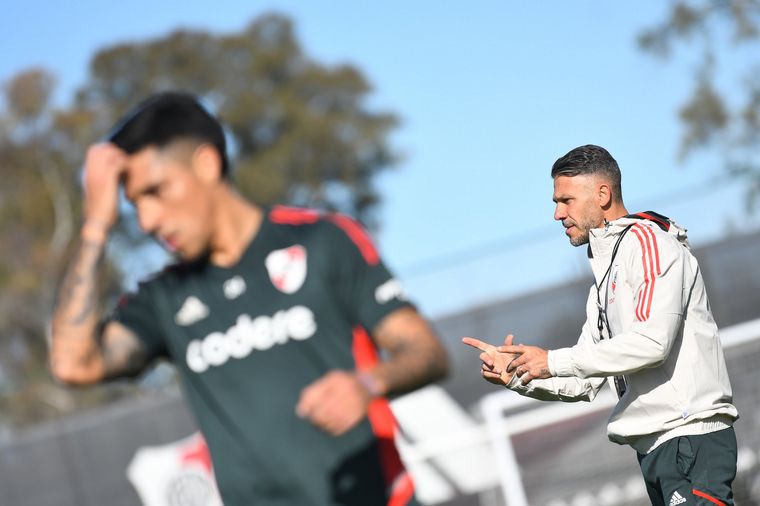 Demichelis ya piensa en el partido del domingo en Córdoba (Foto: @RiverPlate)