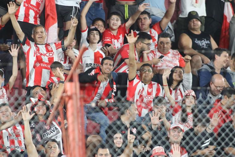 Buscate en las tribunas del "Monumental" de Alta Córdoba.