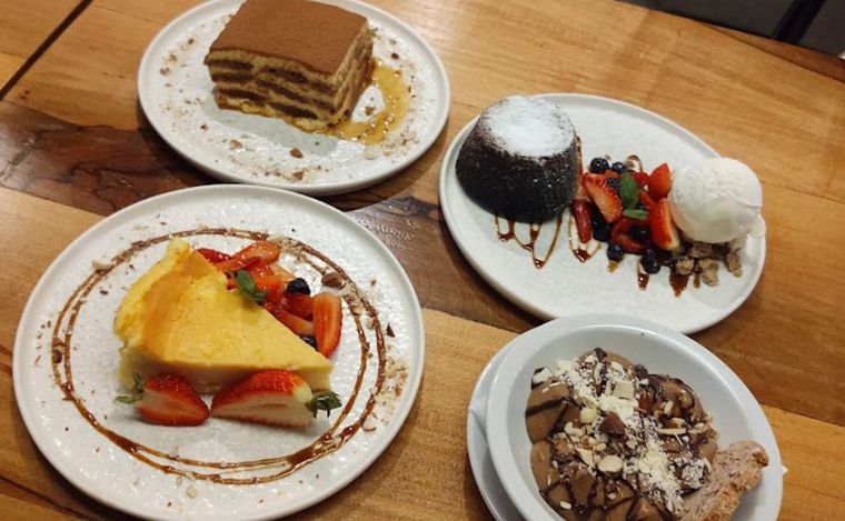 Almuerzo en Puny, a metros del icónico Obelisco de 9 de Julio y Corrientes en CABA.