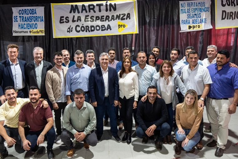FOTO: Un grupo de Dirigentes del PRO apoyó la candidatura de Llaryora.