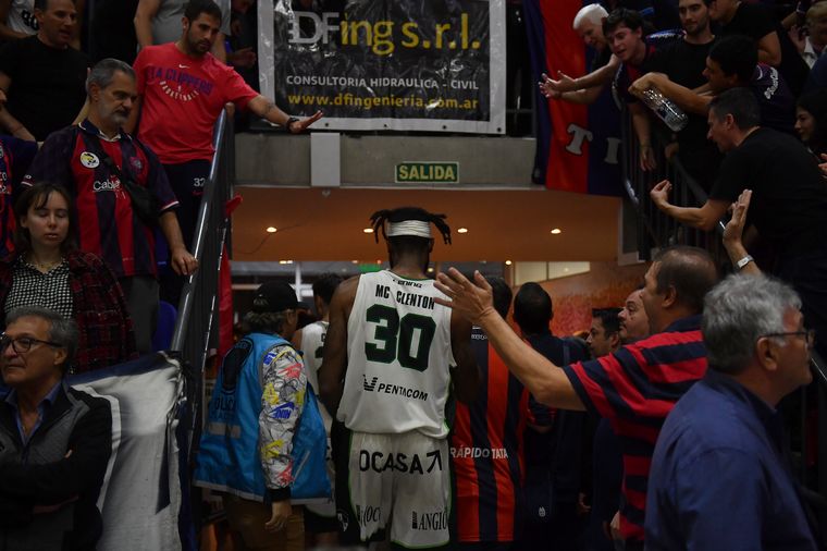 Atenas descendió por primera vez en su historia.