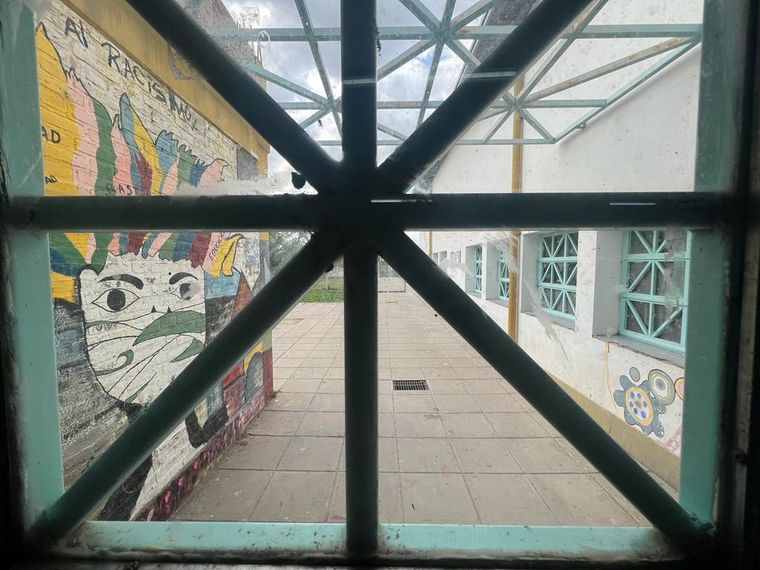 Denuncian ola de robos en el IPEM 176 de barrio San Javier.