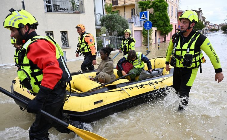 FOTO: Más de 10 mil evacuados por las lluvias en Italia. (Foto: AFP/Télam)