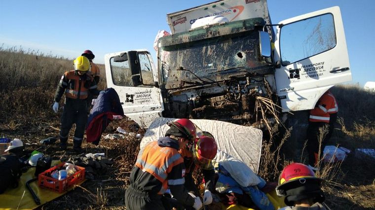 Murió camionero que habría tratado de esquivar un piquete - Turno Noche -  Cadena 3 Argentina